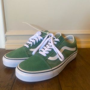 Mismatch: Brand New Old Skool Vans